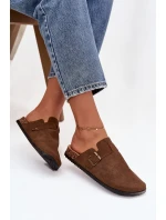 Dámské pantofle a chodaki na platformě s přezkou – hnědé Selio