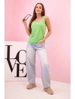 Dámská halenka na ramínka s ozdobným lemem jasně zelená