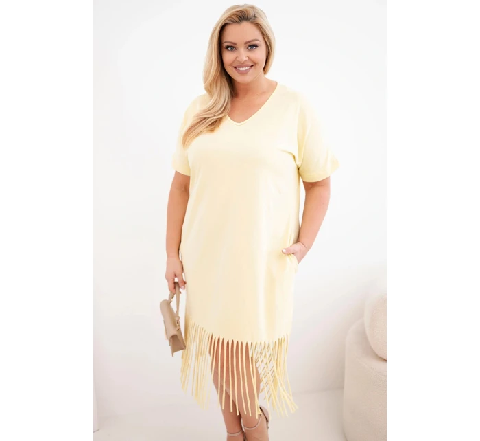 Dámské bavlněné šaty s výstřihem do V a třásněmi na spodním model 22036061 žlutá - K-Fashion