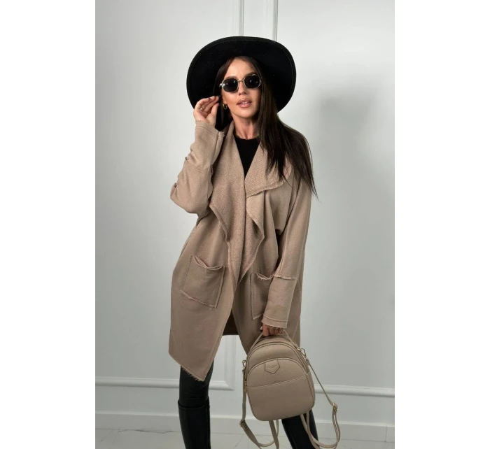 Kapska s kapsami tmavě béžová