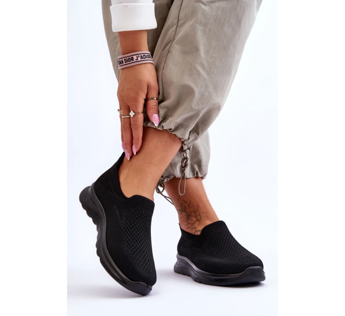 Dámské textilní nazouvací tenisky černé model 21618171 - EVENTO Dámské textilní nazouvací tenisky černé model 21618171 - EVENTO