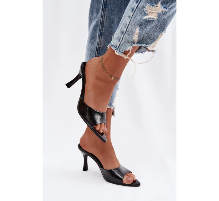 Lakované dámské pantofle na podpatku černé model 21918894 - Boto