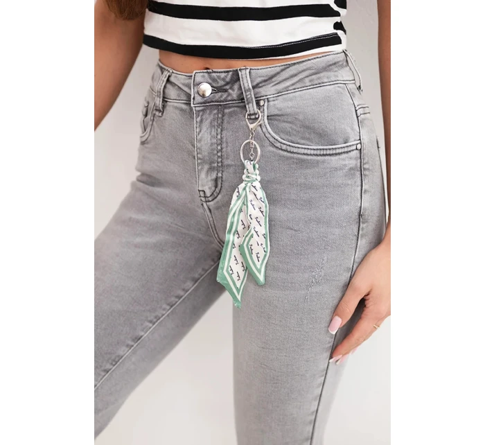 Dámské džíny model 21951836 Fit s vysokým pasem a ozdobným přívěskem grafitová - K-Fashion