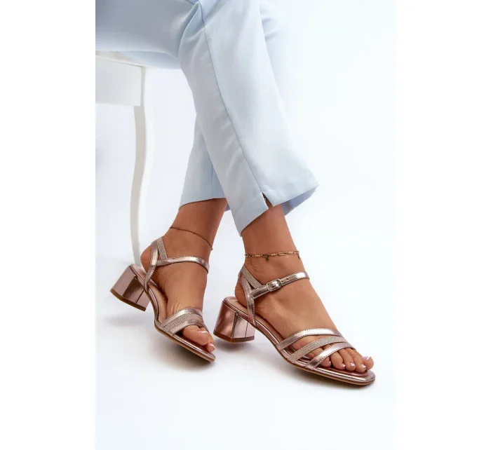 Dámské sandály na nízkém podpatku vyrobené z eko kůže Sergio Leone SK046 růžové zlato Dámské sandály na nízkém podpatku vyrobené z eko kůže Sergio Leone SK046 růžové zlato
