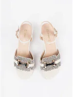 Luxusní sandály bílé dámské na širokém podpatku Luxusní sandály bílé dámské na širokém podpatku