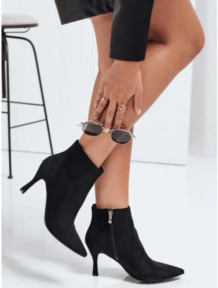 Černé semišové boty na podpatku Dstreet model 21992013 - FashionStreet