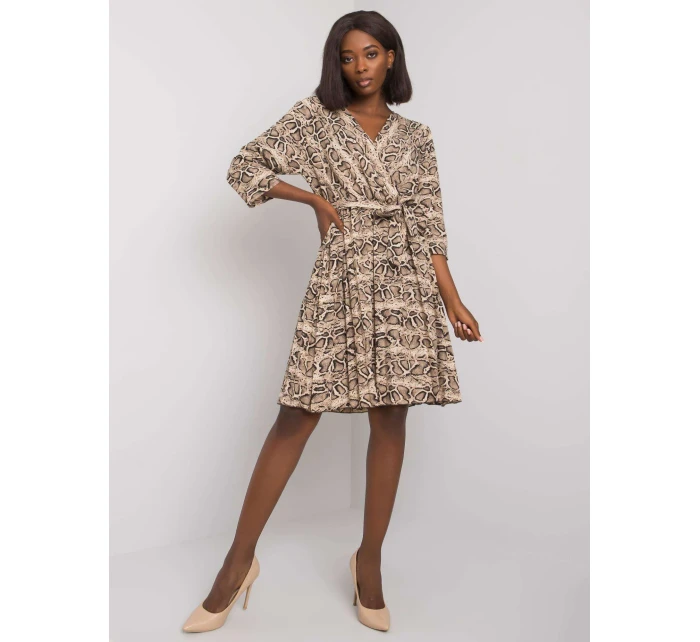 Šaty DHJ SK černá a béžová model 15802977 - FPrice Šaty DHJ SK černá a béžová model 15802977 - FPrice