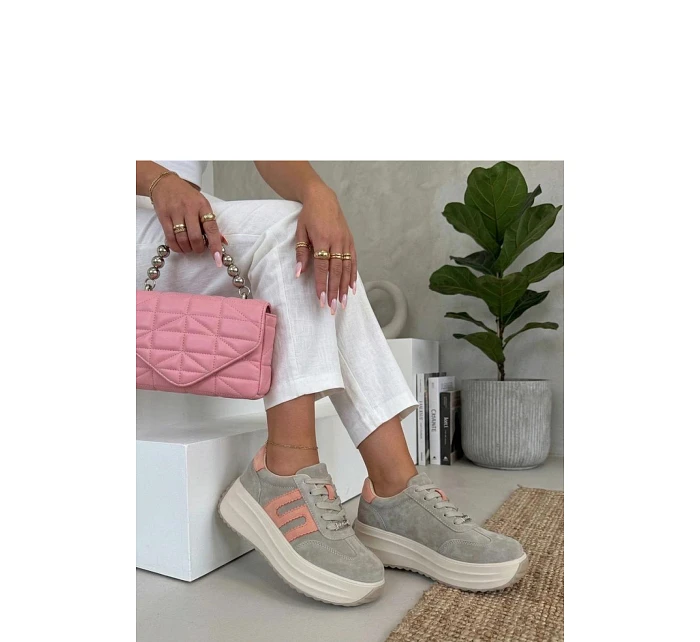 Sportovní boty na platformě model 226030 Solea