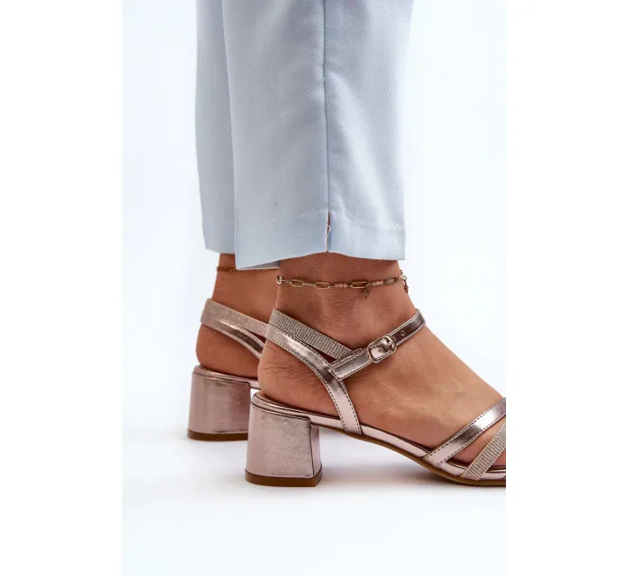 Dámské sandály na nízkém podpatku vyrobené z eko kůže Sergio Leone SK046 růžové zlato Dámské sandály na nízkém podpatku vyrobené z eko kůže Sergio Leone SK046 růžové zlato