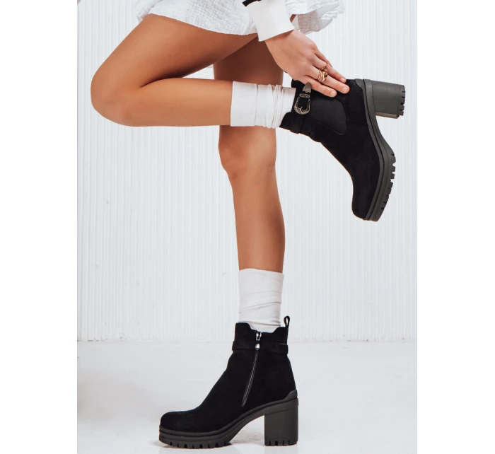 Dámské semišové kozačky na podpatku černé Dstreet model 21993737 - FashionStreet Dámské semišové kozačky na podpatku černé Dstreet model 21993737 - FashionStreet