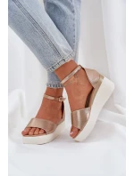 Lehké Sandály Na Platformě A Klínu Zlaté model 21684669 - Boto Lehké Sandály Na Platformě A Klínu Zlaté model 21684669 - Boto