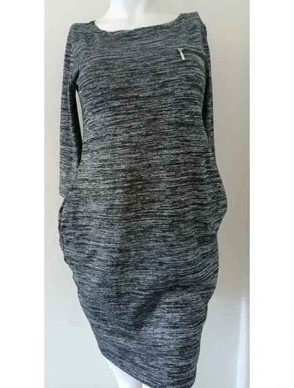 Dámské svetrové šaty 84282 tmavě šedé žíhané - Moon