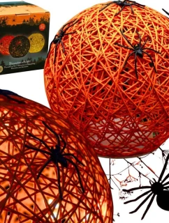 DEKORATIVNÍ KOULE VEDLA PAVOUK LAMPA 15CM HALLOWEEN ORANŽOVÁ