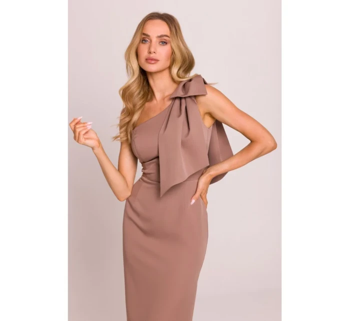 model 20970628 Šaty na jedno rameno s mašlí mocca - Moe