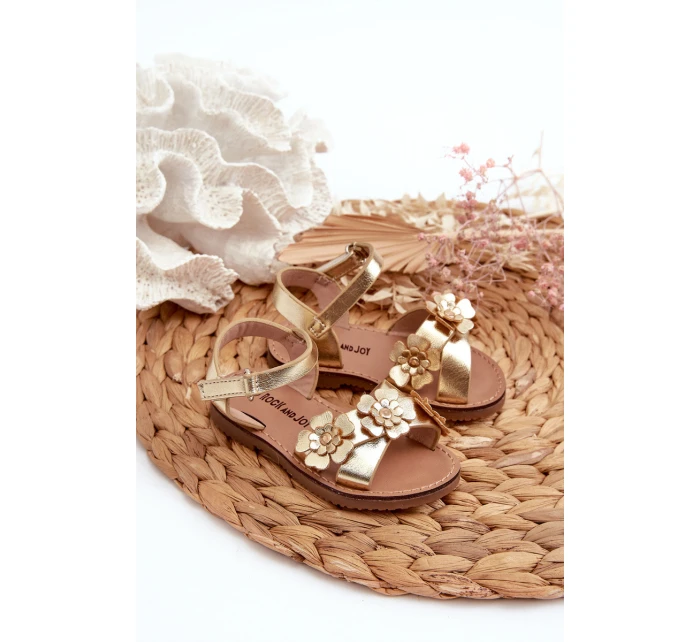 Dětské sandálky květy s na suchý zip, zlaté model 21663040 - Boto Dětské sandálky květy s na suchý zip, zlaté model 21663040 - Boto
