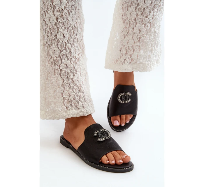 Elegantní Dámské Lesklé Žabky S Ozdobou model 21665164 Černé - S.Barski