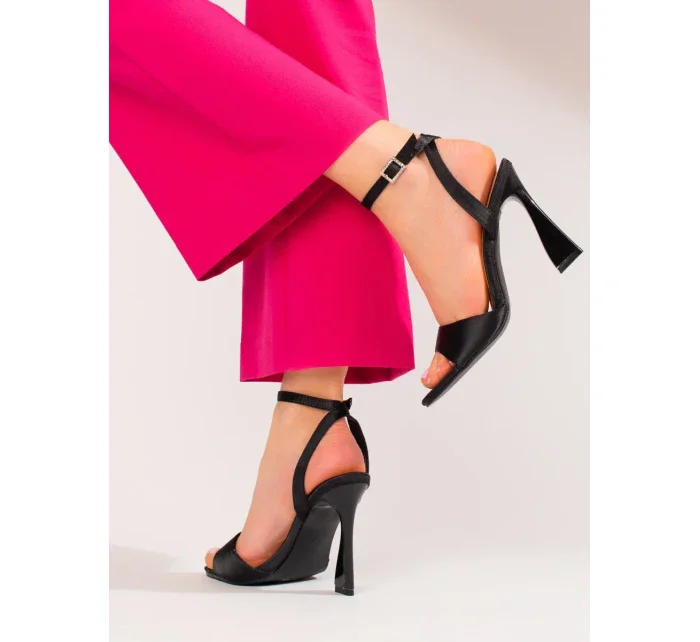 Módní černé dámské  sandály na jehlovém podpatku