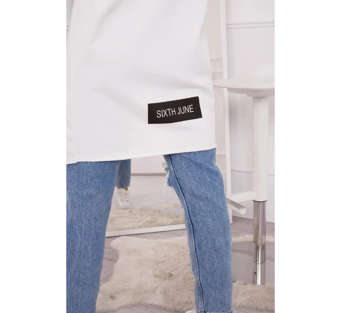 Volný svetr s nápisy model 20243113 - Kesi Volný svetr s nápisy model 20243113 - Kesi