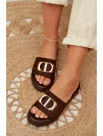 Dámské pantofle se zlatým detailem čokoládové model 22027941 - Boto Dámské pantofle se zlatým detailem čokoládové model 22027941 - Boto