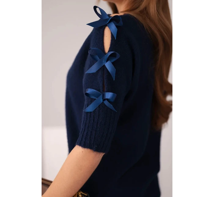 Dámský svetr s krátkým rukávem a ozdobnými mašlemi model 22010122 - K-Fashion