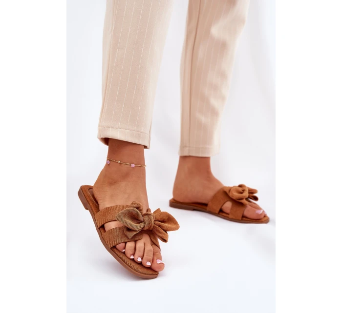 Ploché Dámské Pantofle S Mašlí Camel model 21688578 - Boto Ploché Dámské Pantofle S Mašlí Camel model 21688578 - Boto