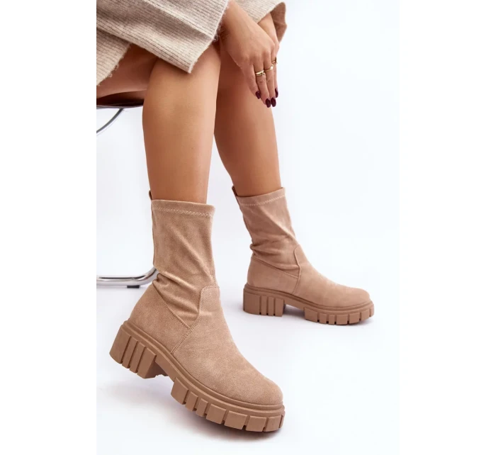 Béžové nazouvací boty na plochém podpatku model 20036645 - Kesi Béžové nazouvací boty na plochém podpatku model 20036645 - Kesi