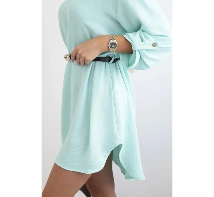 Šaty s delšími zády a pásem světle mátová
