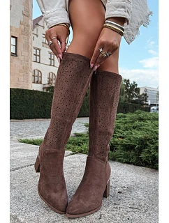 Dámské hnědé perforované kozačky na podpatku model 22386738 - S.Barski