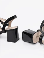 Klasické dámské  sandály černé na širokém podpatku