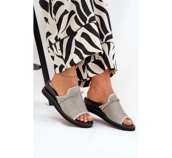 Dámské sandály na klínu s ozdobným páskem stříbrné Teriwes Dámské sandály na klínu s ozdobným páskem stříbrné Teriwes