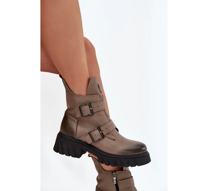 Dámské kotníkové boty z pravé kůže se sponami a ozdobným detailem Zazoo – tmavě béžové Dámské kotníkové boty z pravé kůže se sponami a ozdobným detailem Zazoo – tmavě béžové