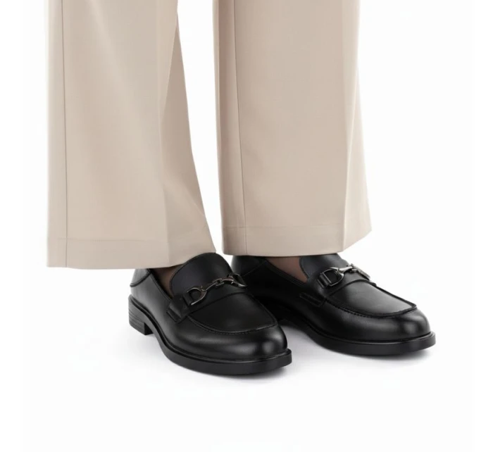 Dámské kožené polobotky mokasíny černé model 22015069 - VINCEZA