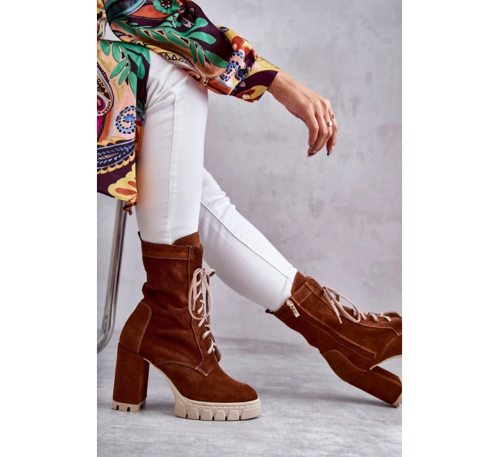 Dámské semišové kozačky na platformě hnědé model 21597730 - Boto