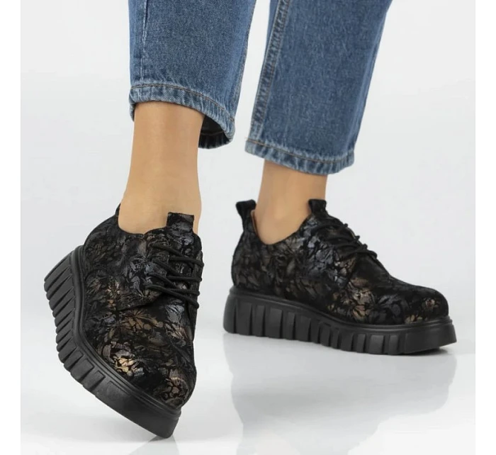 Kožené boty na platformě v květinové černé barvě DP6846 Filippo