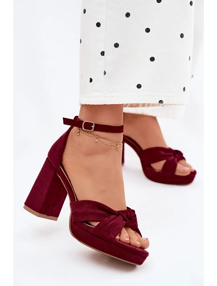 Dámské sandály na podpatku z imitace semiše bordové model 22107184 - Boto