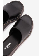 Dámské nazouváky na platformě se zlatými Černé model 21918859 - Boto