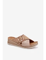 Dámské sandály na platformě s ozdobnou přezkou model 22094938 hnědé - Inblu Dámské sandály na platformě s ozdobnou přezkou model 22094938 hnědé - Inblu