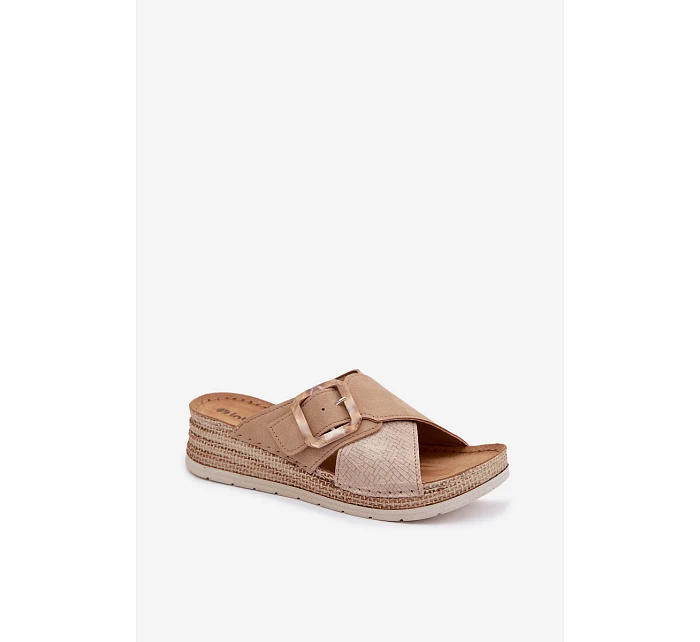 Dámské sandály na platformě s ozdobnou přezkou model 22094938 hnědé - Inblu Dámské sandály na platformě s ozdobnou přezkou model 22094938 hnědé - Inblu