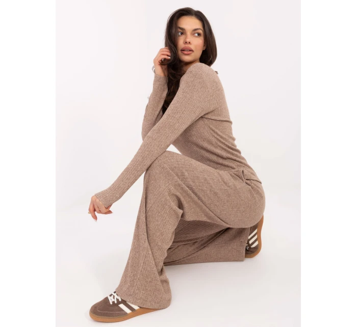 Spodnie SM SP model 21771744 ciemny bezowy - FPrice Spodnie SM SP model 21771744 ciemny bezowy - FPrice