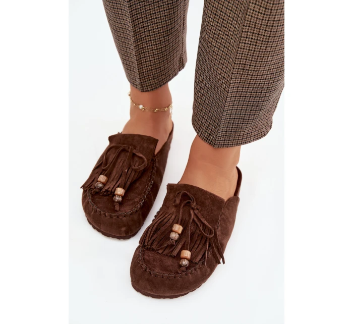 Dámské nazouváky s třásněmi a korálky Čokoládové model 21919153 - Boto Dámské nazouváky s třásněmi a korálky Čokoládové model 21919153 - Boto