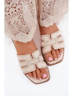 Zdobené pantofle na plochém podpatku béžové model 21699494 - Boto Zdobené pantofle na plochém podpatku béžové model 21699494 - Boto