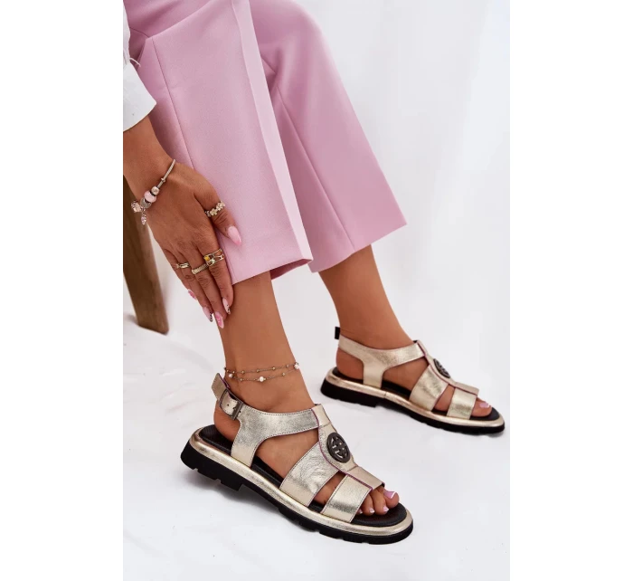 Dámské lakované kožené sandály se zdobeným detailem - zlaté Artiker Dámské lakované kožené sandály se zdobeným detailem - zlaté Artiker