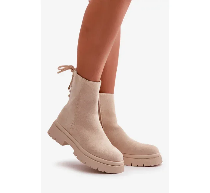 Semišové kotníkové boty na plochém podpatku šněrovací béžové model 20712785 - Kesi Semišové kotníkové boty na plochém podpatku šněrovací béžové model 20712785 - Kesi