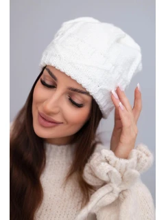 Dámská zimní vlněná čepice s ozdobnými krystalky K399 černá