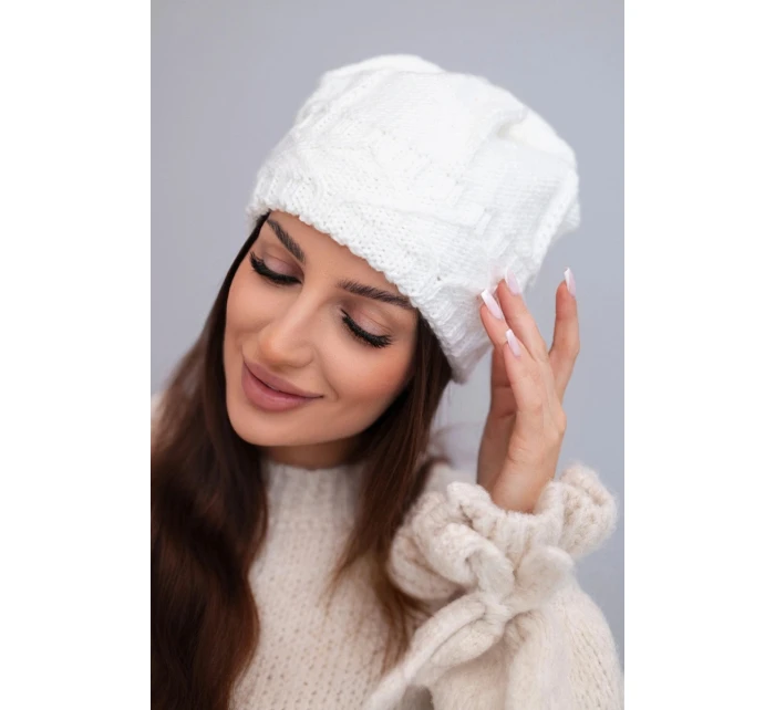 Dámská zimní vlněná čepice s ozdobnými krystalky K399 černá Dámská zimní vlněná čepice s ozdobnými krystalky K399 černá