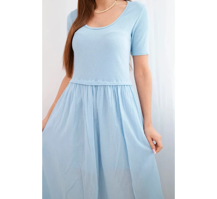 Dámské bavlněné midi šaty s krátkým rukávem a rozšířeným spodkem modrá