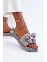 Dámské šedé sandály s ozdobou na nízké platformě Cedrella Dámské šedé sandály s ozdobou na nízké platformě Cedrella