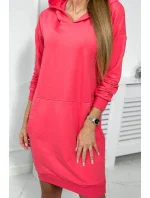 Malinové šaty s kapucí Malinové šaty s kapucí