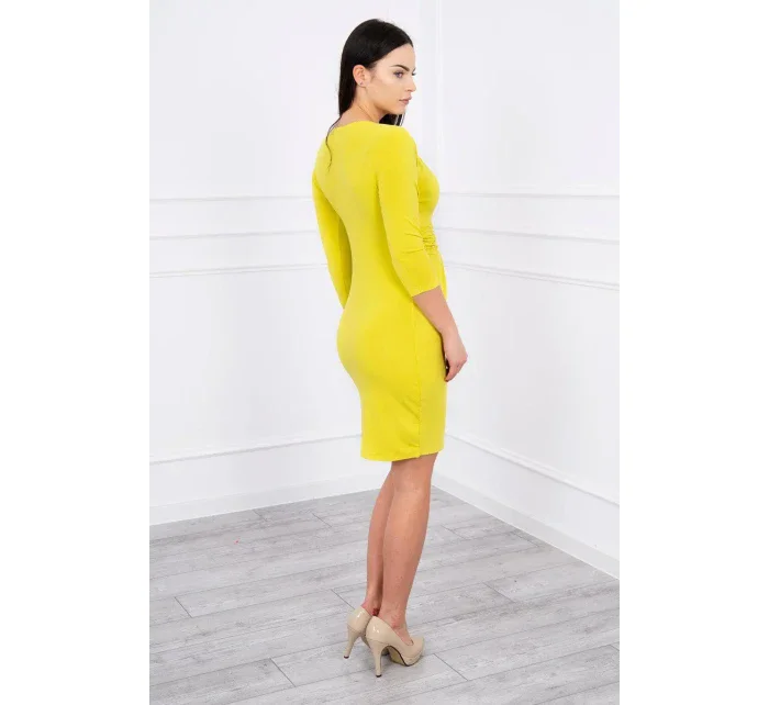 Přiléhavé šaty s výřezem pod prsy kiwi Přiléhavé šaty s výřezem pod prsy kiwi