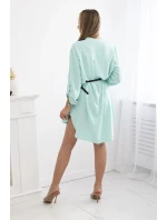 Šaty s delšími zády a pásem světle mátová